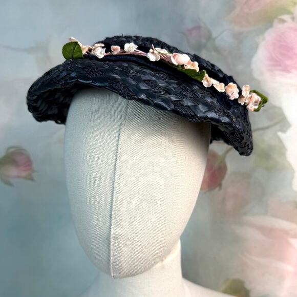 Vintage 40s Navy Blue Straw Flower Detail Velvet Ribbon Hat - Picture 2 of 6